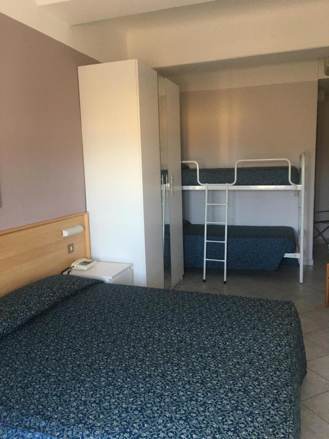 Hotel Graziella Spotorno Luaran gambar